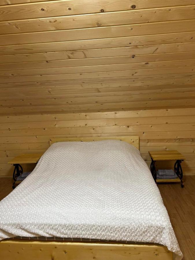 Pid Lisochkom Verkhovyna